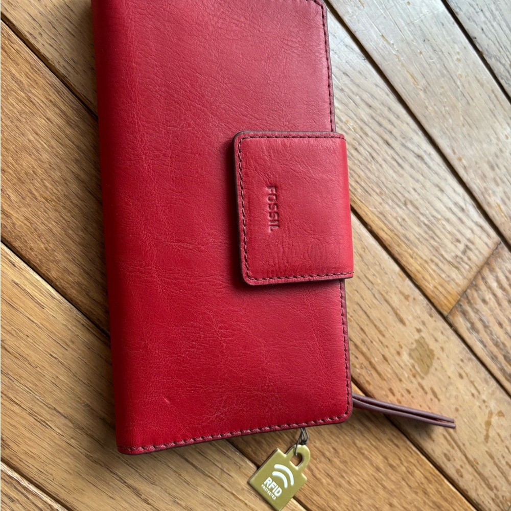 Fossil Red Leather RFID Zip Wallet